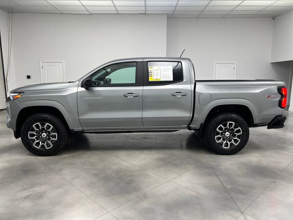 Used 2026 Chevrolet Colorado Z71 AWD/4WD image 4