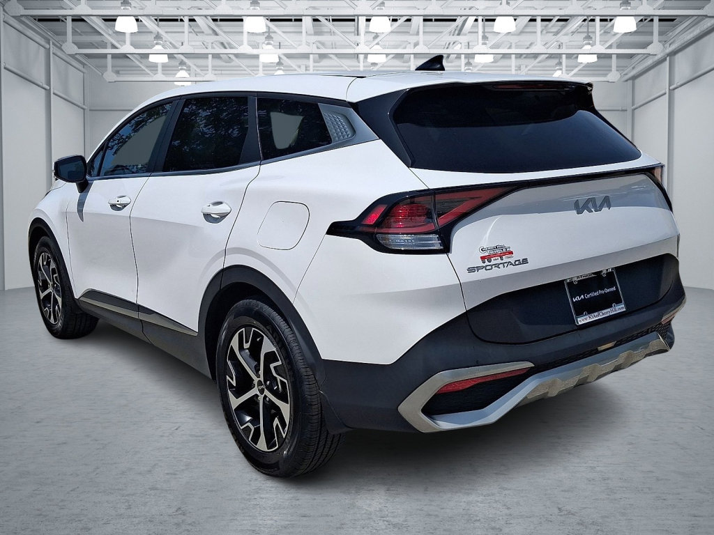 Used 2023 Kia Sportage EX FWD image 3