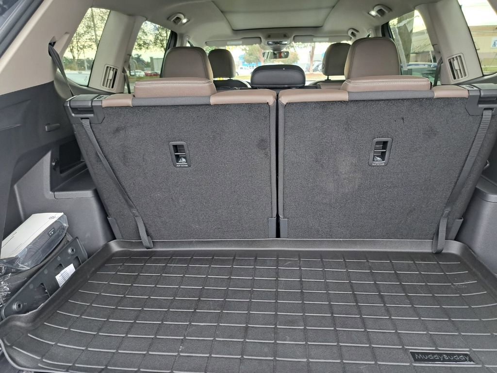 Used 2025 Volkswagen Atlas SEL image 28