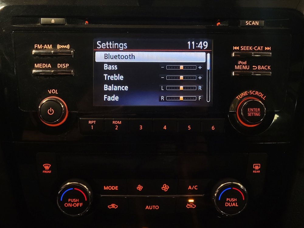 Used 2017 Nissan Rogue SV FWD image 25