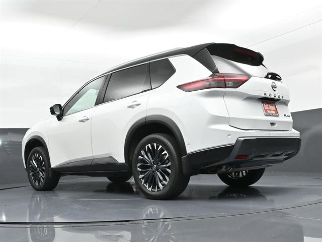 Used 2025 Nissan Rogue SL w/ Tech Package AWD/4WD image 34