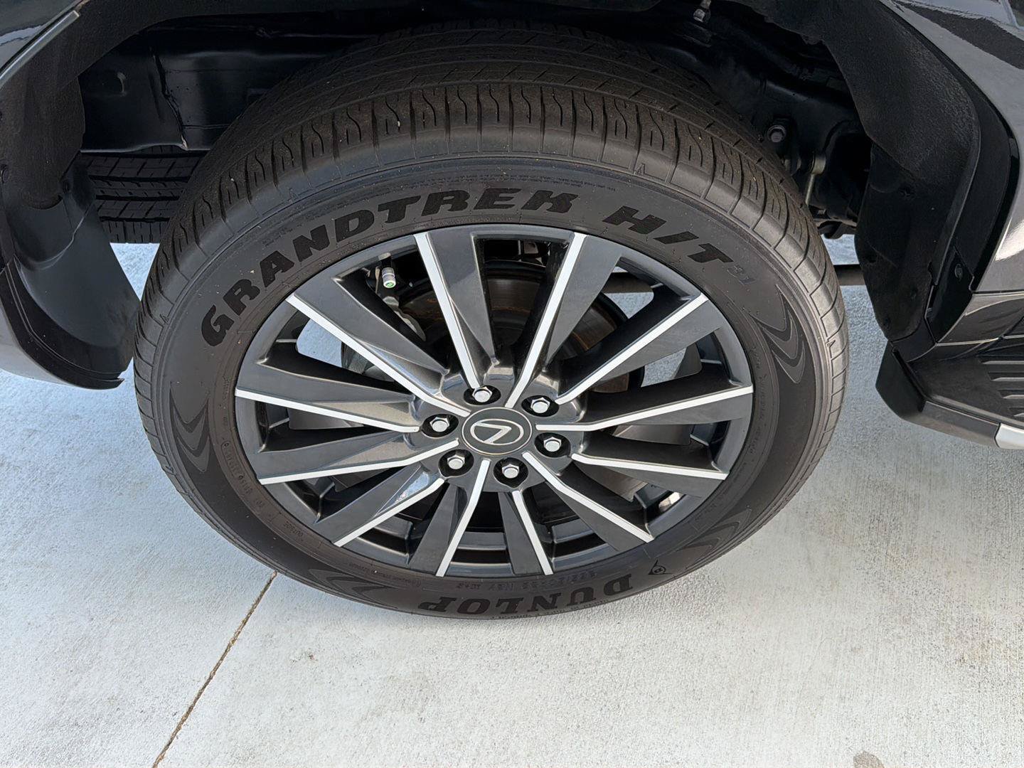 Used 2025 Lexus GX 550 w/ Cold Area Package AWD/4WD image 37