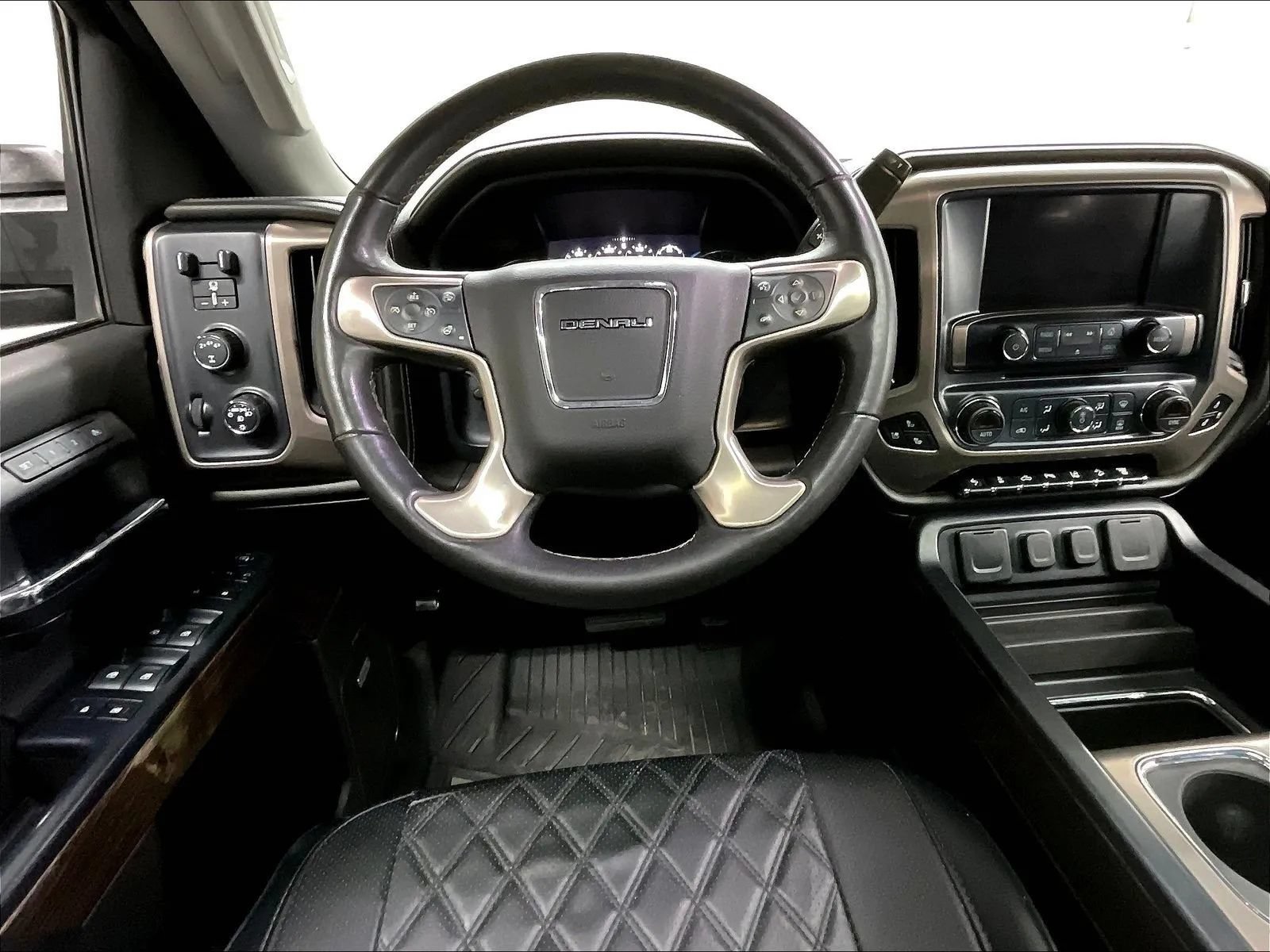 Used 2018 GMC Sierra 2500 Denali w/ Duramax Plus Package AWD/4WD image 19