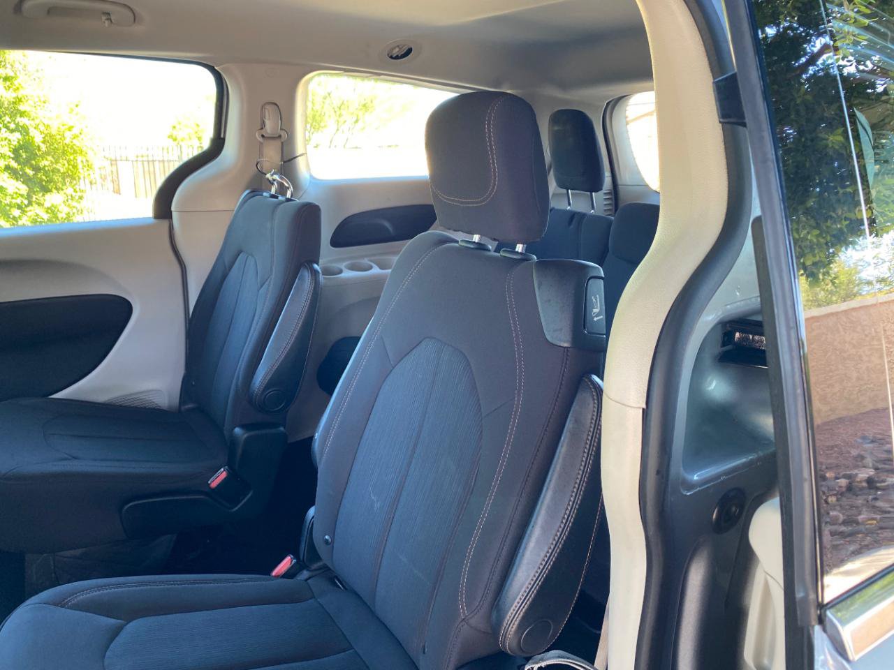 Used 2019 Chrysler Pacifica LX w/ Tire & Wheel Group FWD image 30