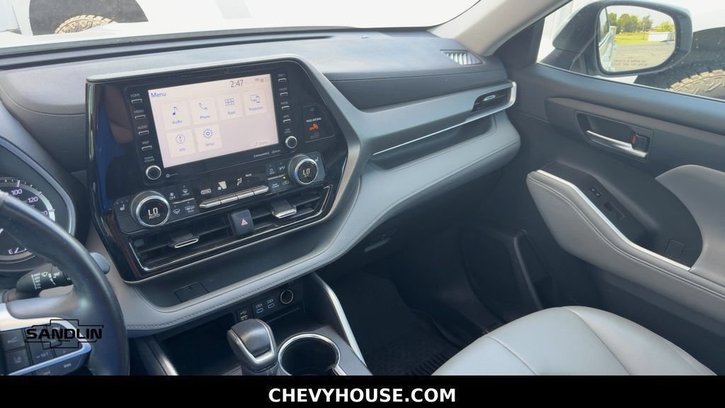 Used 2022 Toyota Highlander XLE FWD image 86