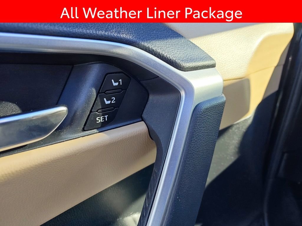 Used 2020 Toyota RAV4 XLE Premium image 6