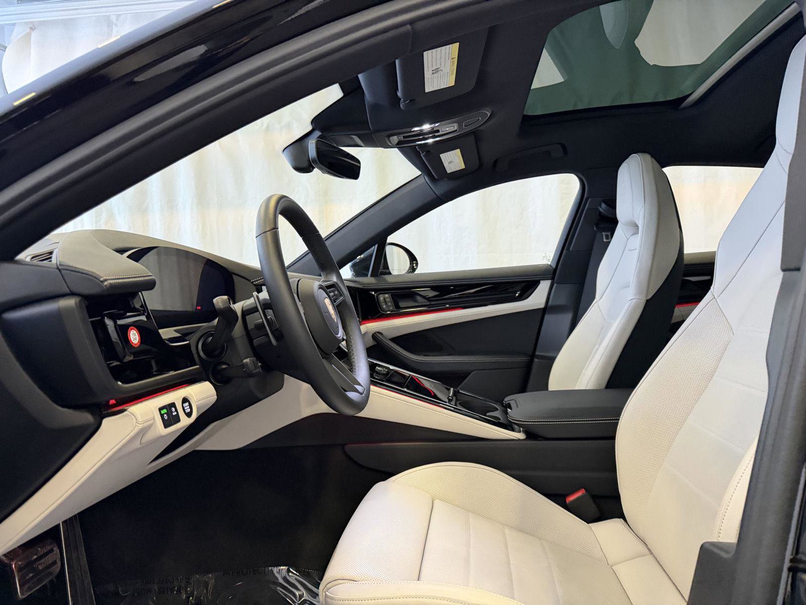 Certified 2025 Porsche Panamera 4 image 5