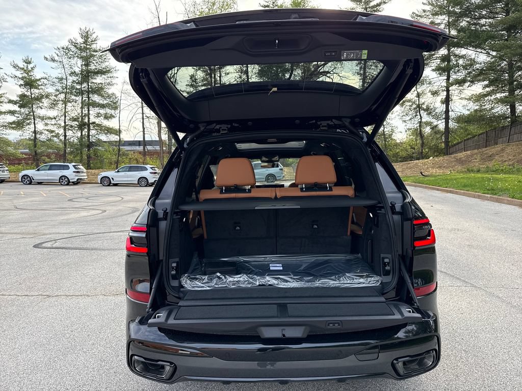 New 2026 BMW X7 xDrive40i w/ M Sport Package AWD/4WD image 28