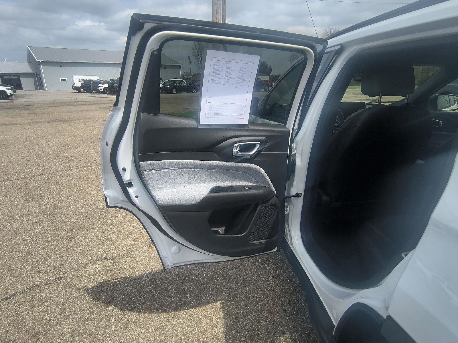 Used 2025 Jeep Compass Latitude AWD/4WD image 25