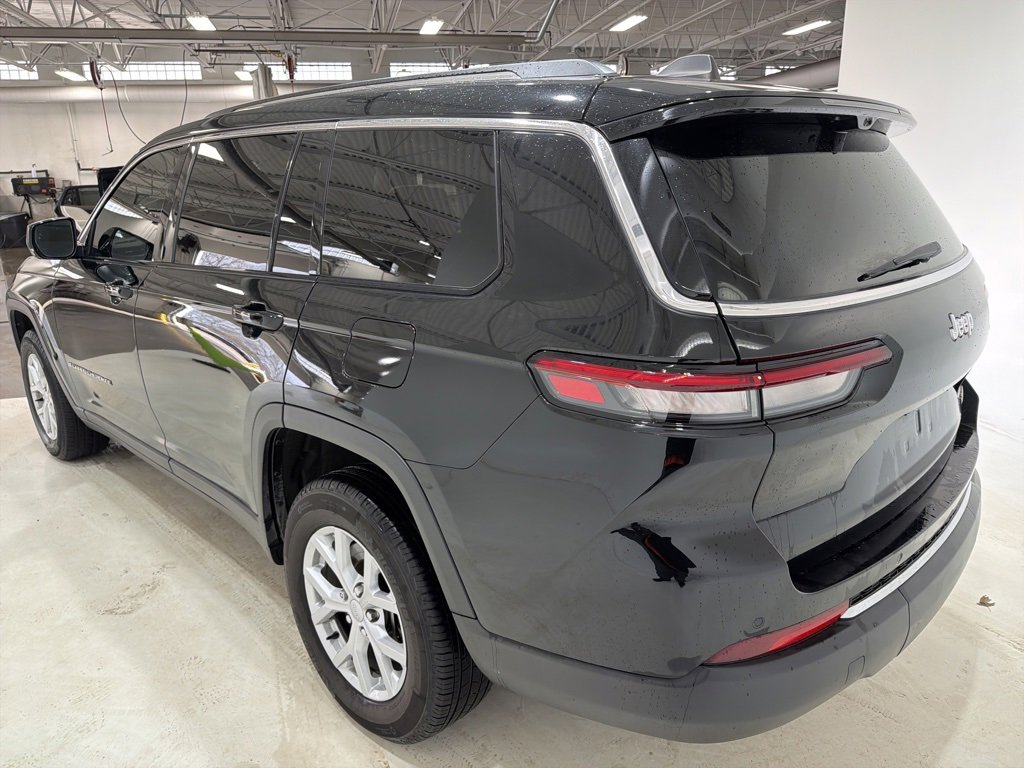 Used 2023 Jeep Grand Cherokee L Limited w/ Luxury Tech Group II image 8