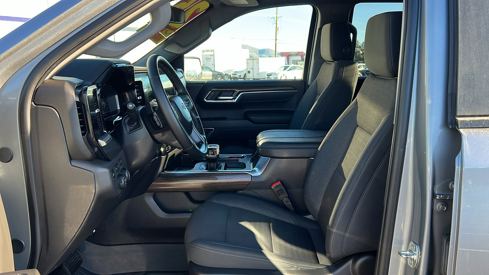 Certified 2025 Chevrolet Silverado 1500 LT Trail Boss w/ Convenience Package II image 31