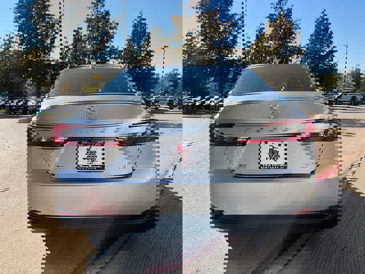 Used 2025 Toyota Camry LE image 7