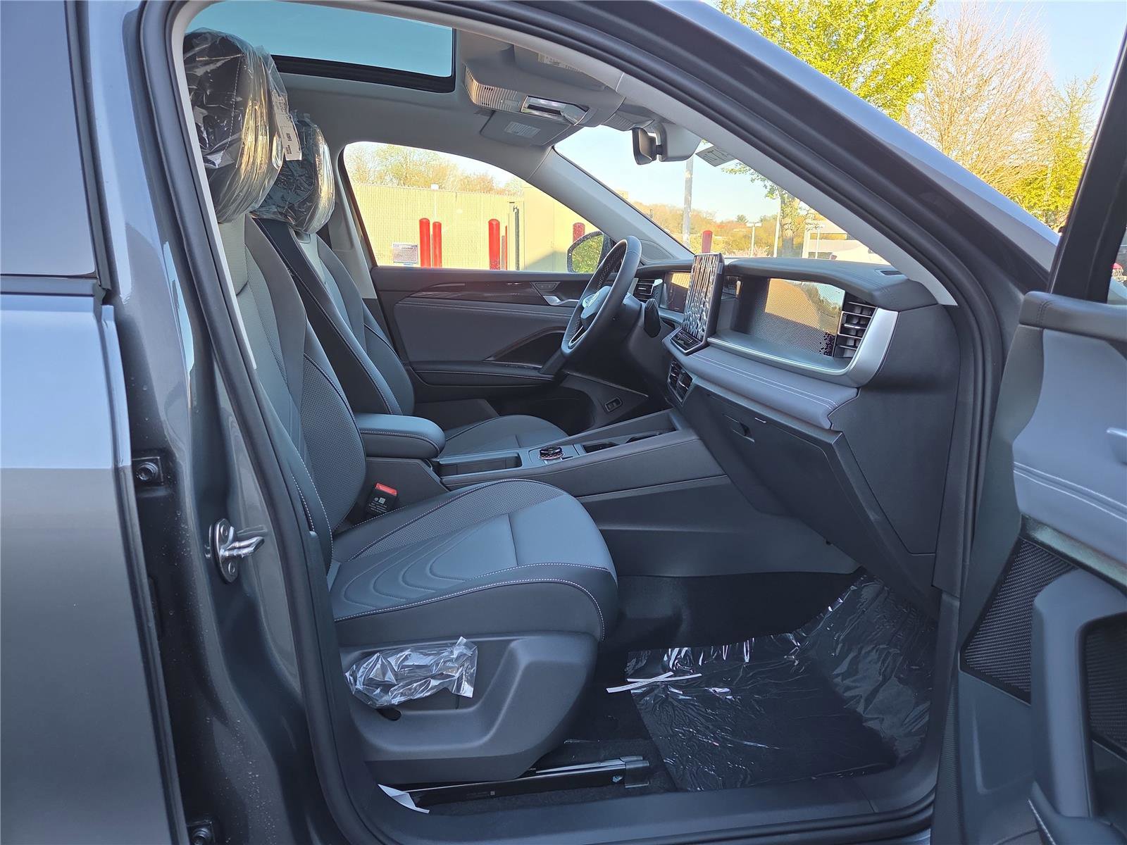 New 2026 Volkswagen Tiguan SE AWD/4WD image 25