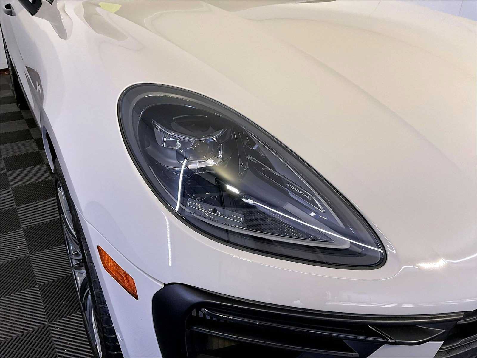 Certified 2023 Porsche Macan S AWD/4WD image 12