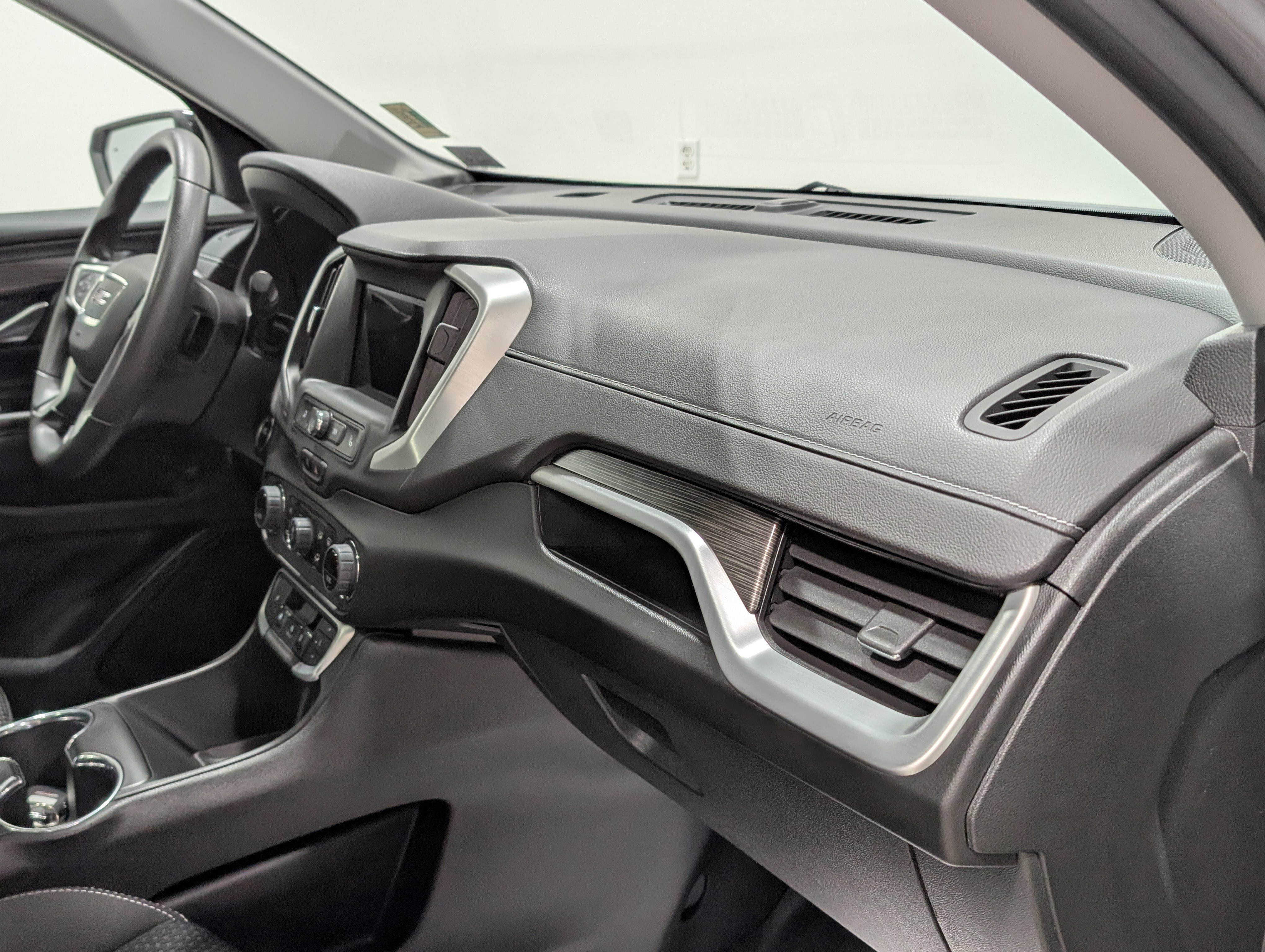 Used 2023 GMC Terrain SLE w/ Driver Convenience Package AWD/4WD image 21