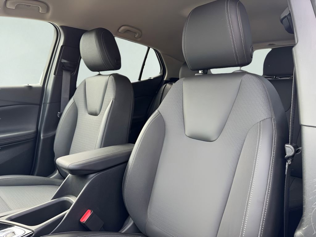 Used 2023 Buick Encore GX Select w/ Sport Touring Package FWD image 13