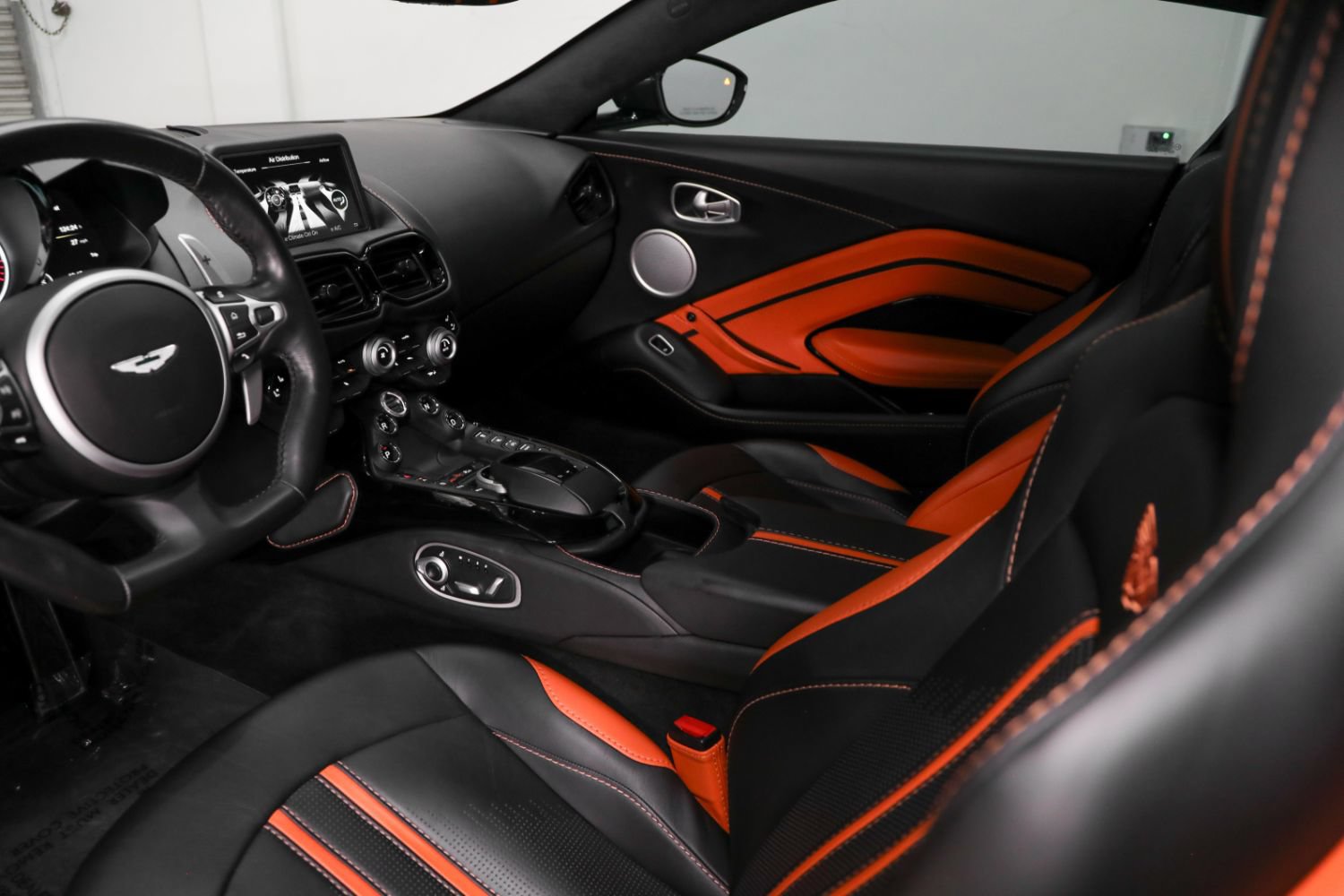 Used 2019 Aston Martin V8 Vantage Coupe RWD image 10