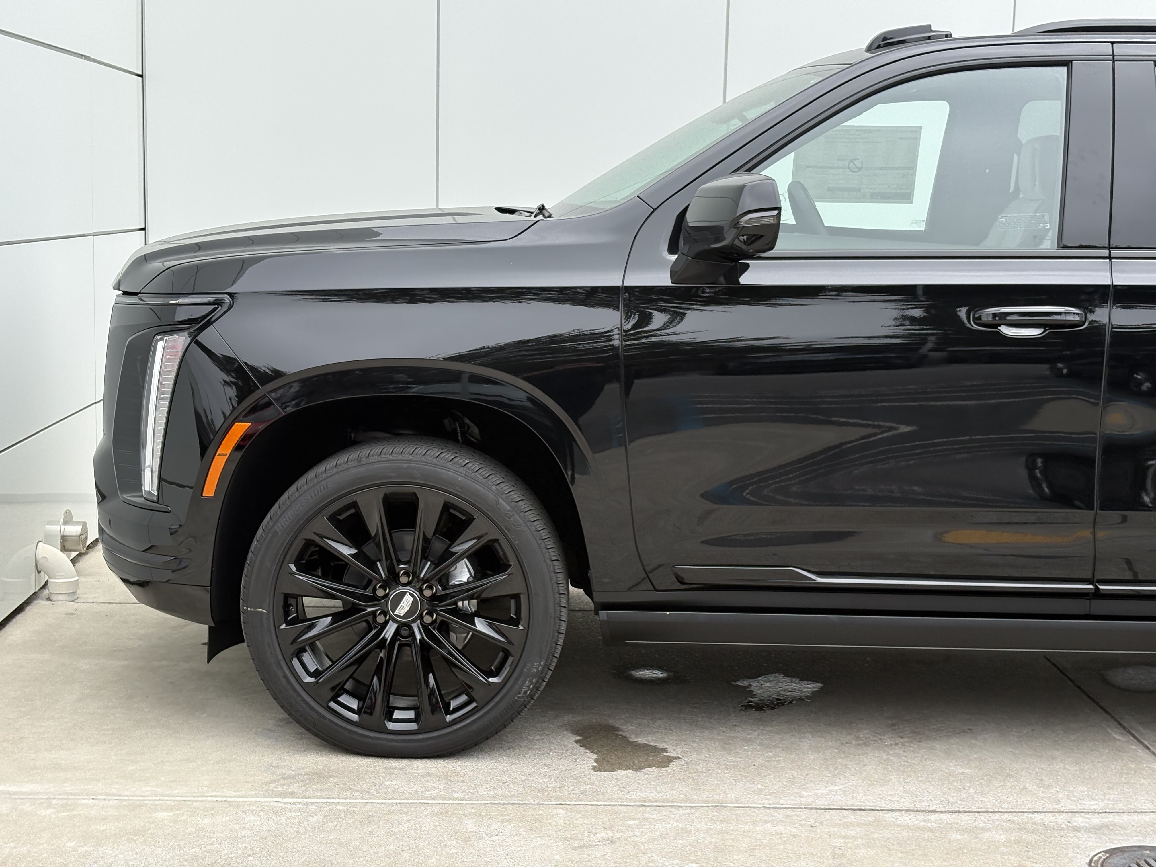 New 2026 Cadillac Escalade ESV Platinum Sport w/ LPO, ONYX Package AWD/4WD image 5
