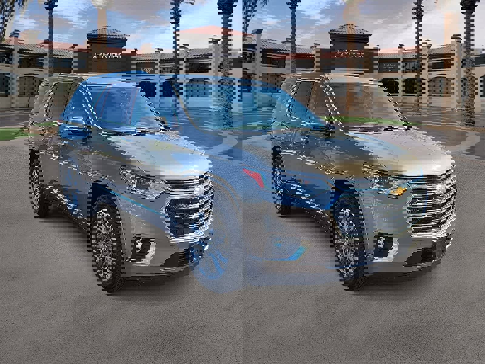 Used 2019 Chevrolet Traverse Premier image 2