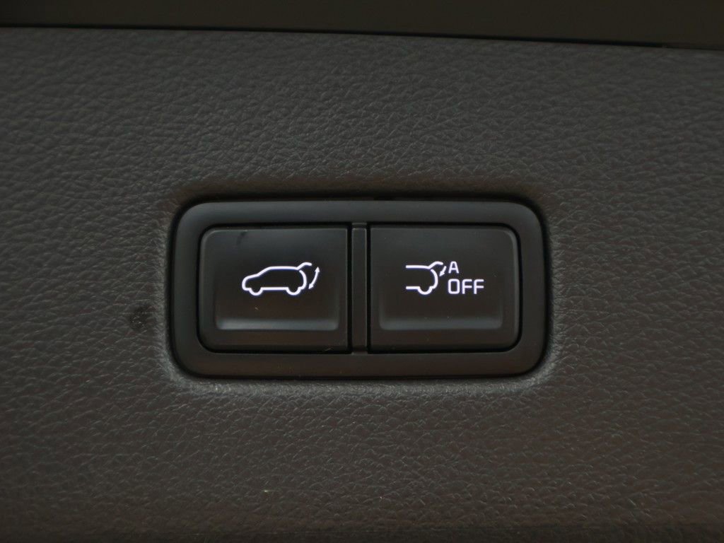 Used 2023 Kia Carnival EX FWD image 20