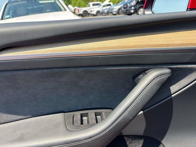 Used 2022 Tesla Model Y Long Range AWD/4WD image 19