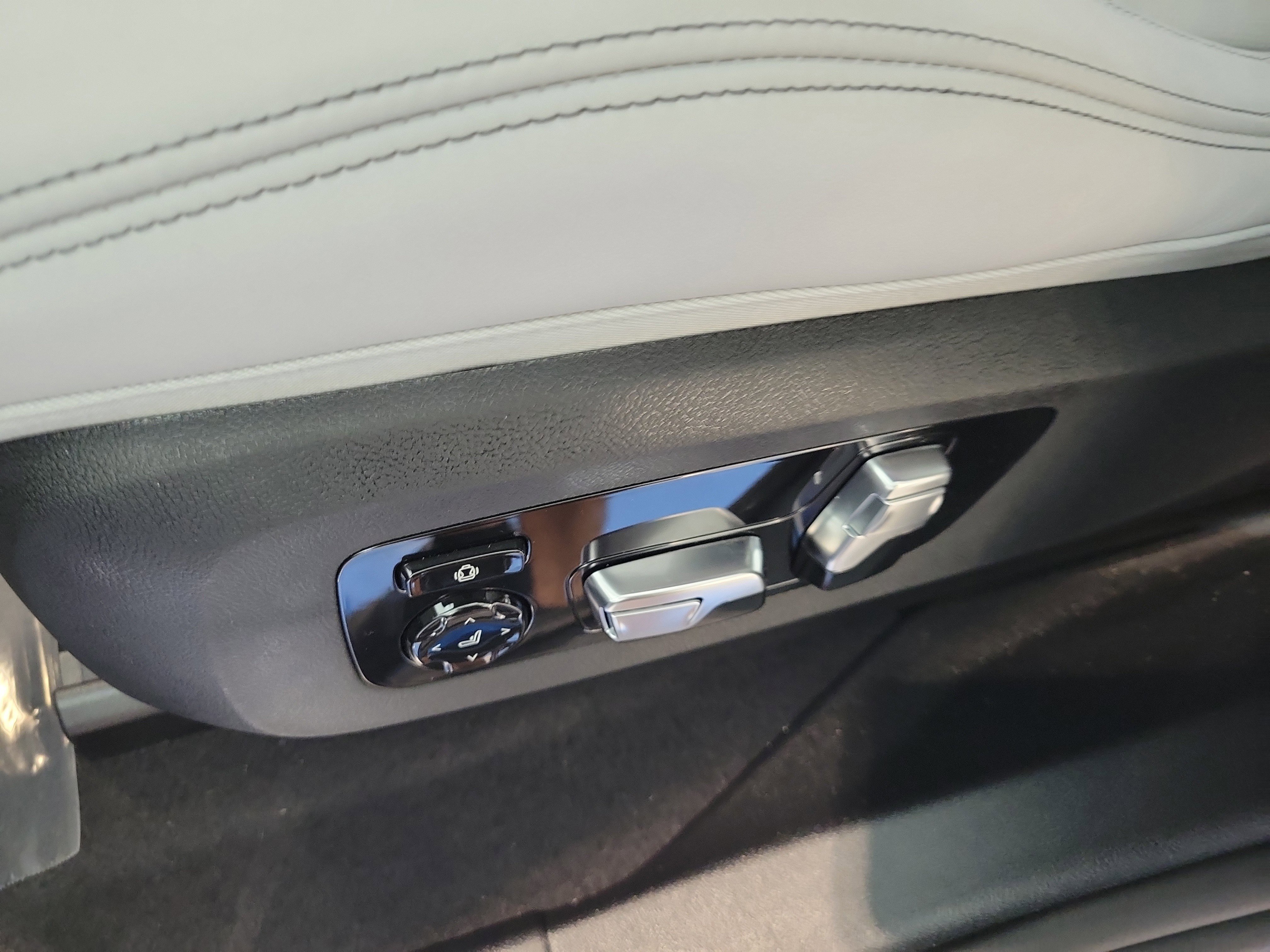 New 2026 BMW XM Label Red image 15