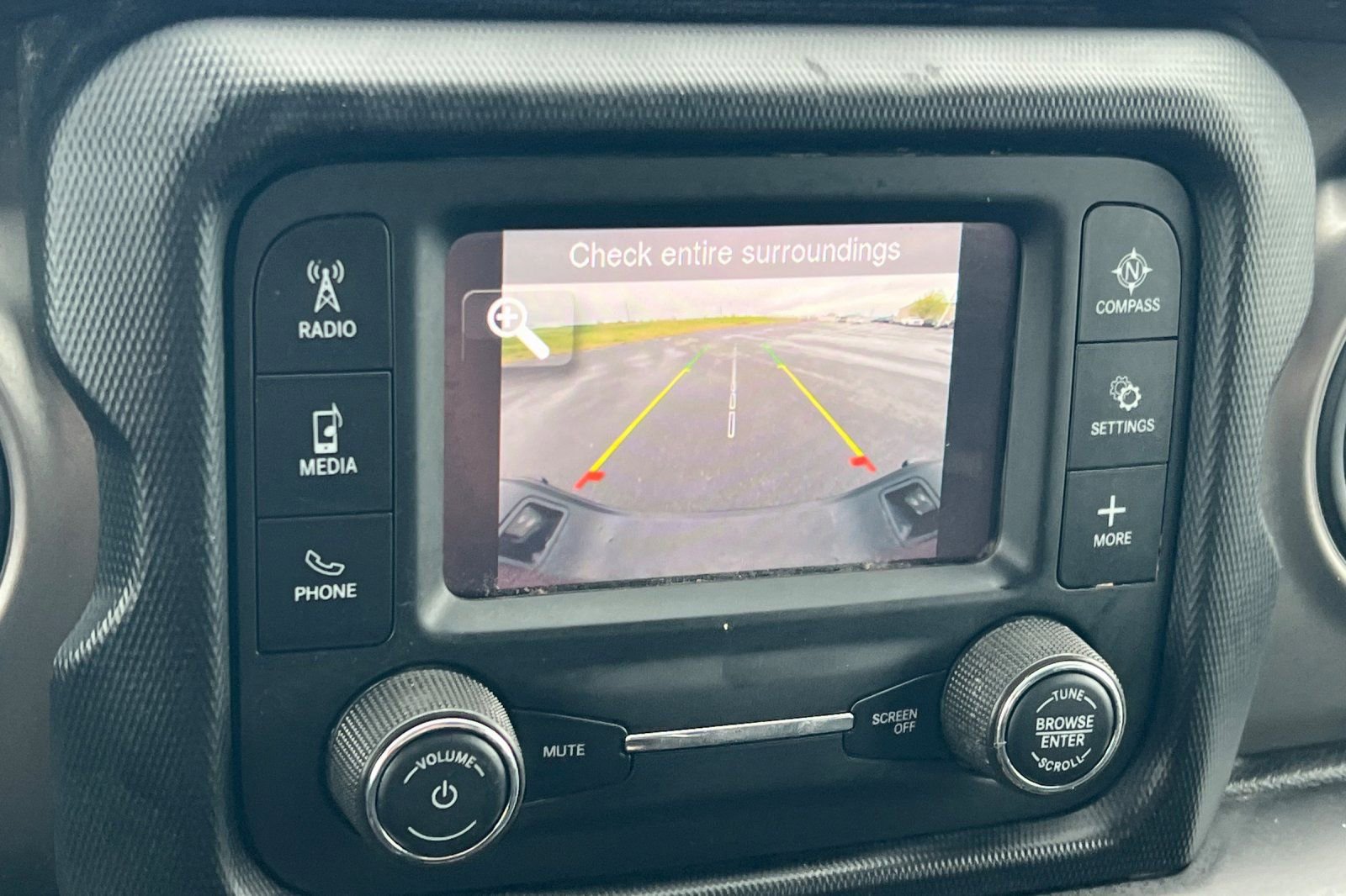 Used 2021 Jeep Gladiator Sport image 19