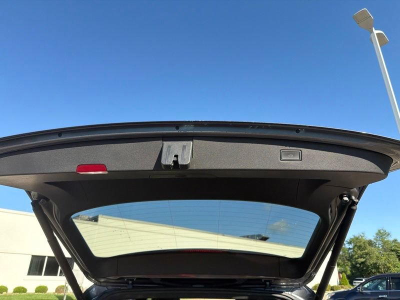 Used 2023 Volkswagen Tiguan SEL R-Line AWD/4WD image 13