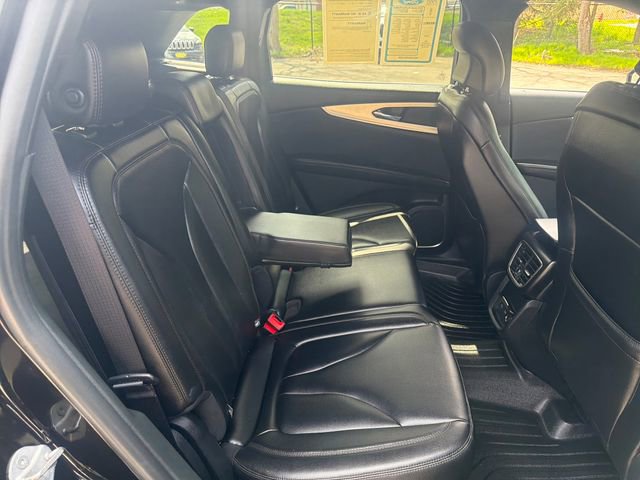 Used 2019 Lincoln Nautilus Premier AWD/4WD image 18