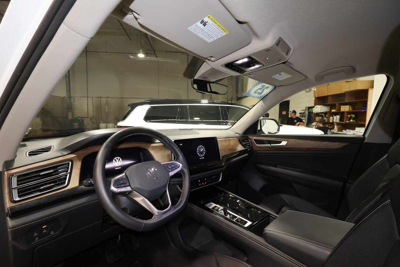 Used 2025 Volkswagen Atlas SE FWD image 9