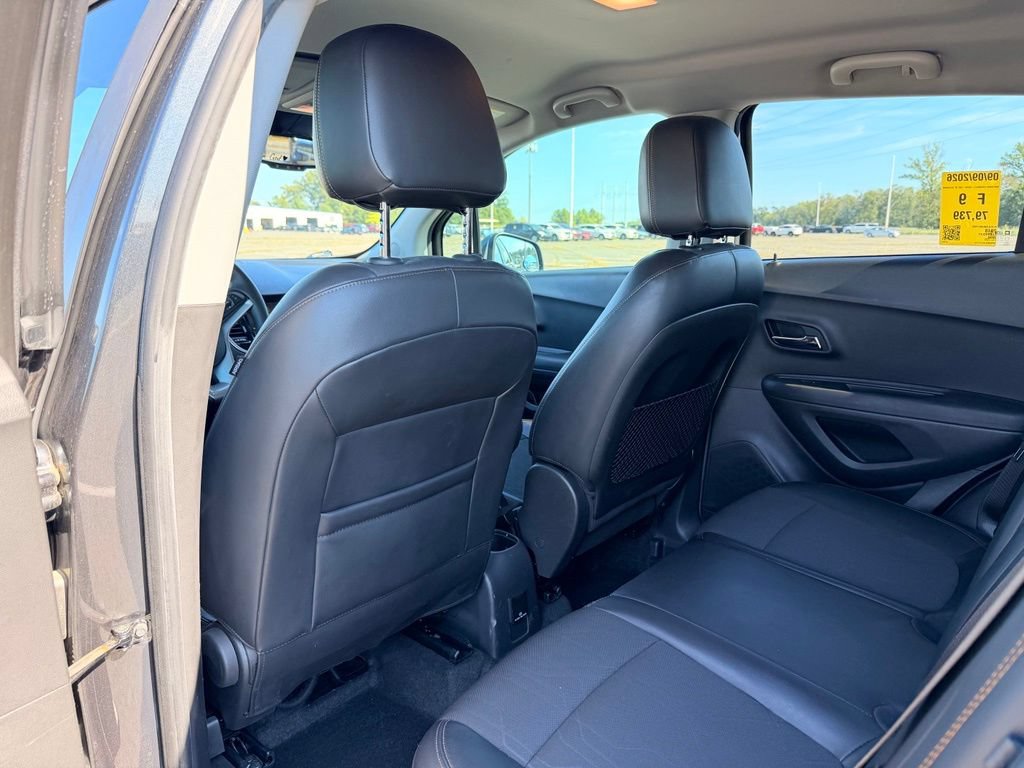 Used 2018 Chevrolet Trax LT w/ LT Convenience Package FWD image 18
