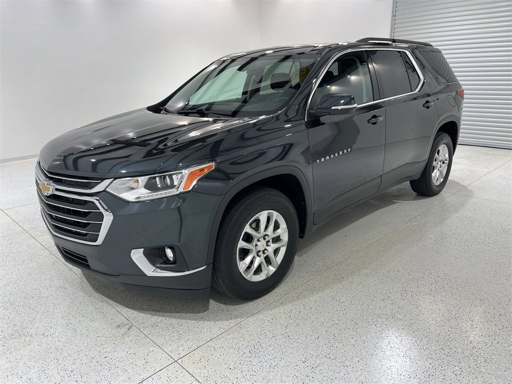 Used 2021 Chevrolet Traverse LT image 1