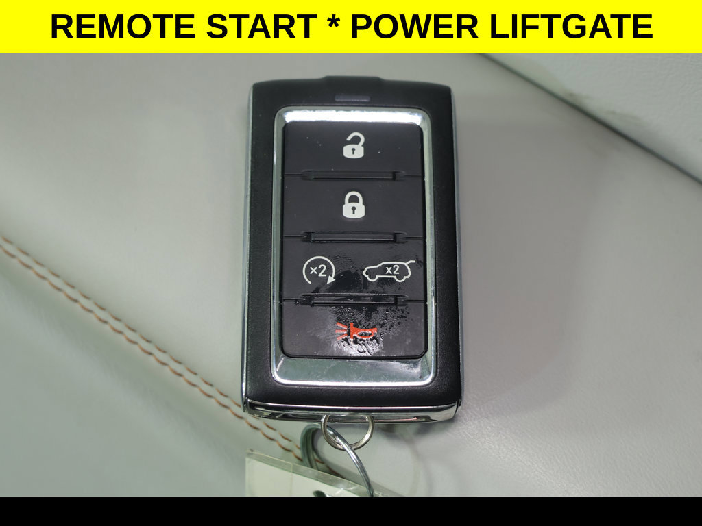 Used 2022 Jeep Grand Cherokee Overland w/ Luxury Tech Group IV AWD/4WD image 12
