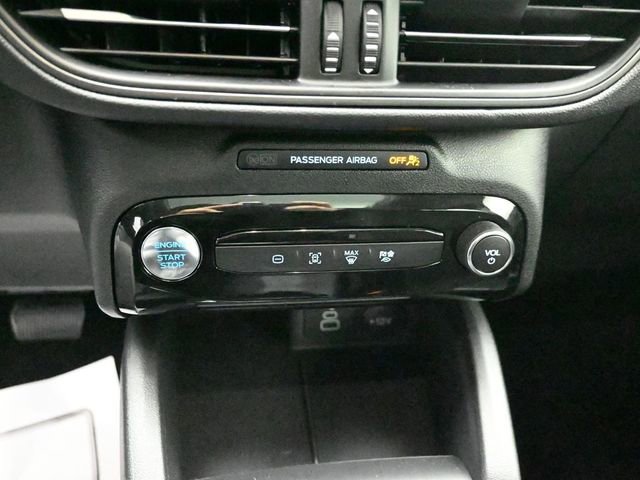 Used 2025 Ford Escape SE image 18