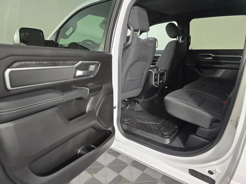 Used 2023 RAM 1500 Big Horn AWD/4WD image 33
