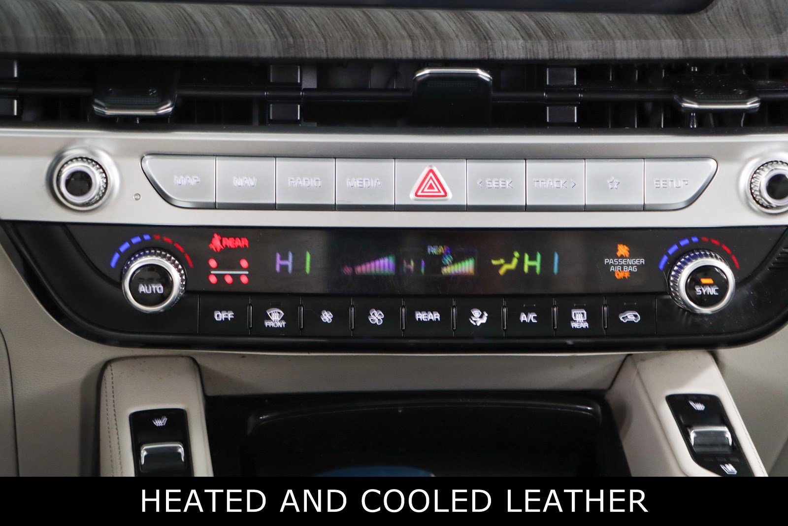 Used 2024 Kia Telluride EX w/ EX Captain's Chair Package image 20