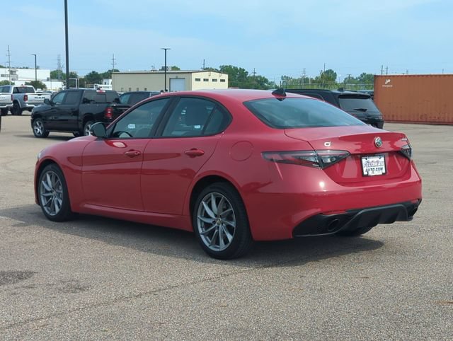 Used 2025 Alfa Romeo Giulia AWD image 5