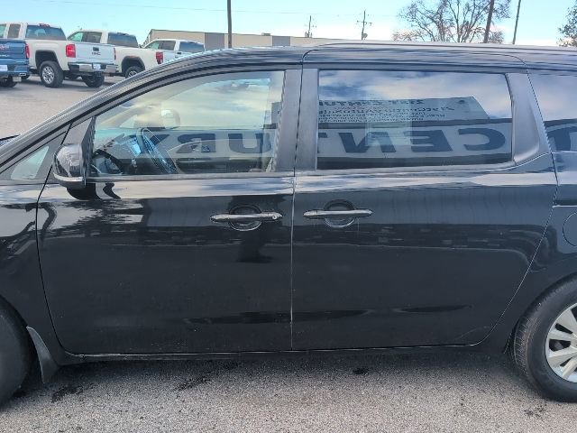 Used 2016 Kia Sedona LX FWD image 5