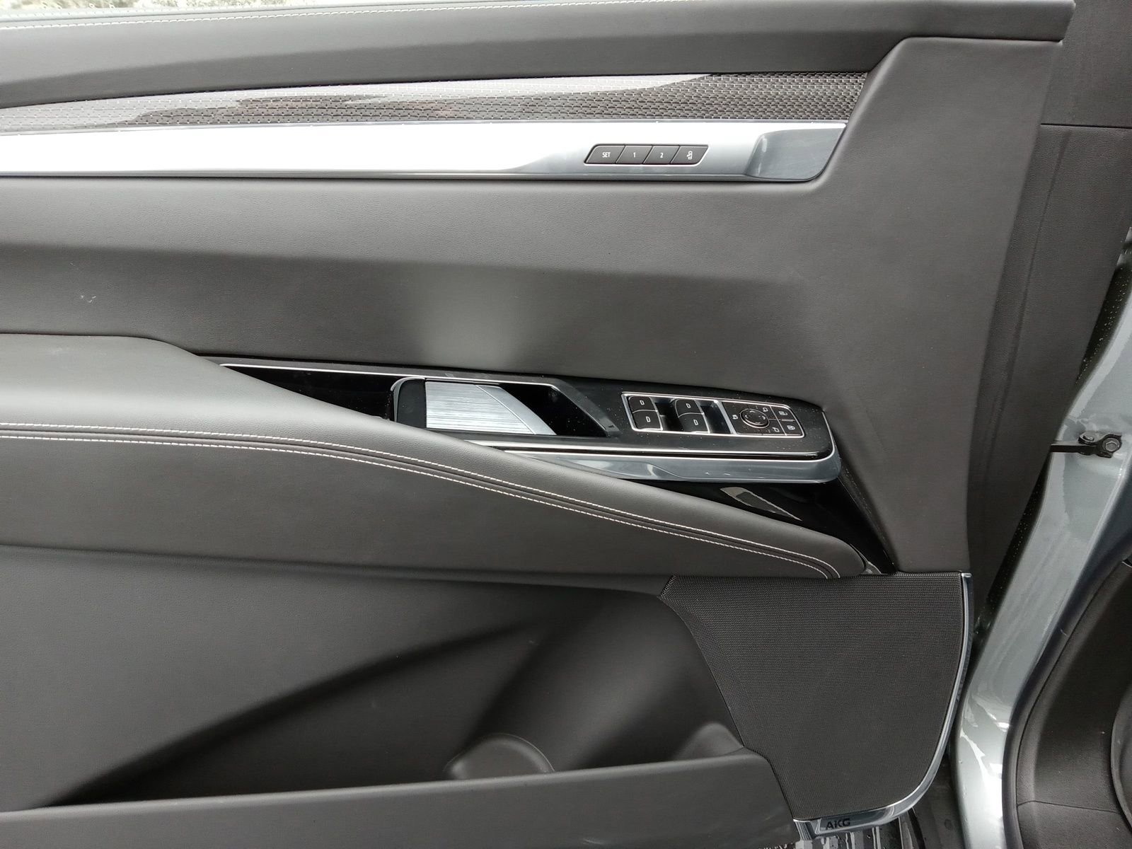 Used 2025 Cadillac Escalade V image 9