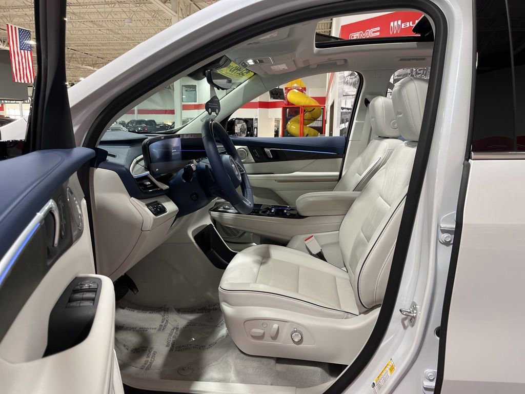 Used 2025 Buick Enclave Avenir w/ Super Cruise Package image 10