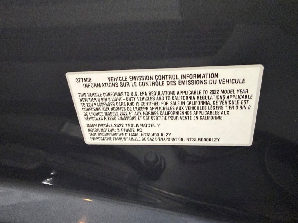 Used 2022 Tesla Model Y Long Range image 39