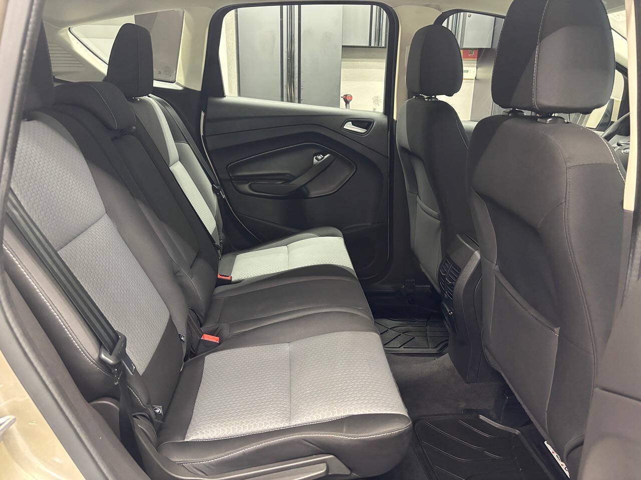 Used 2017 Ford C-MAX SE FWD image 21