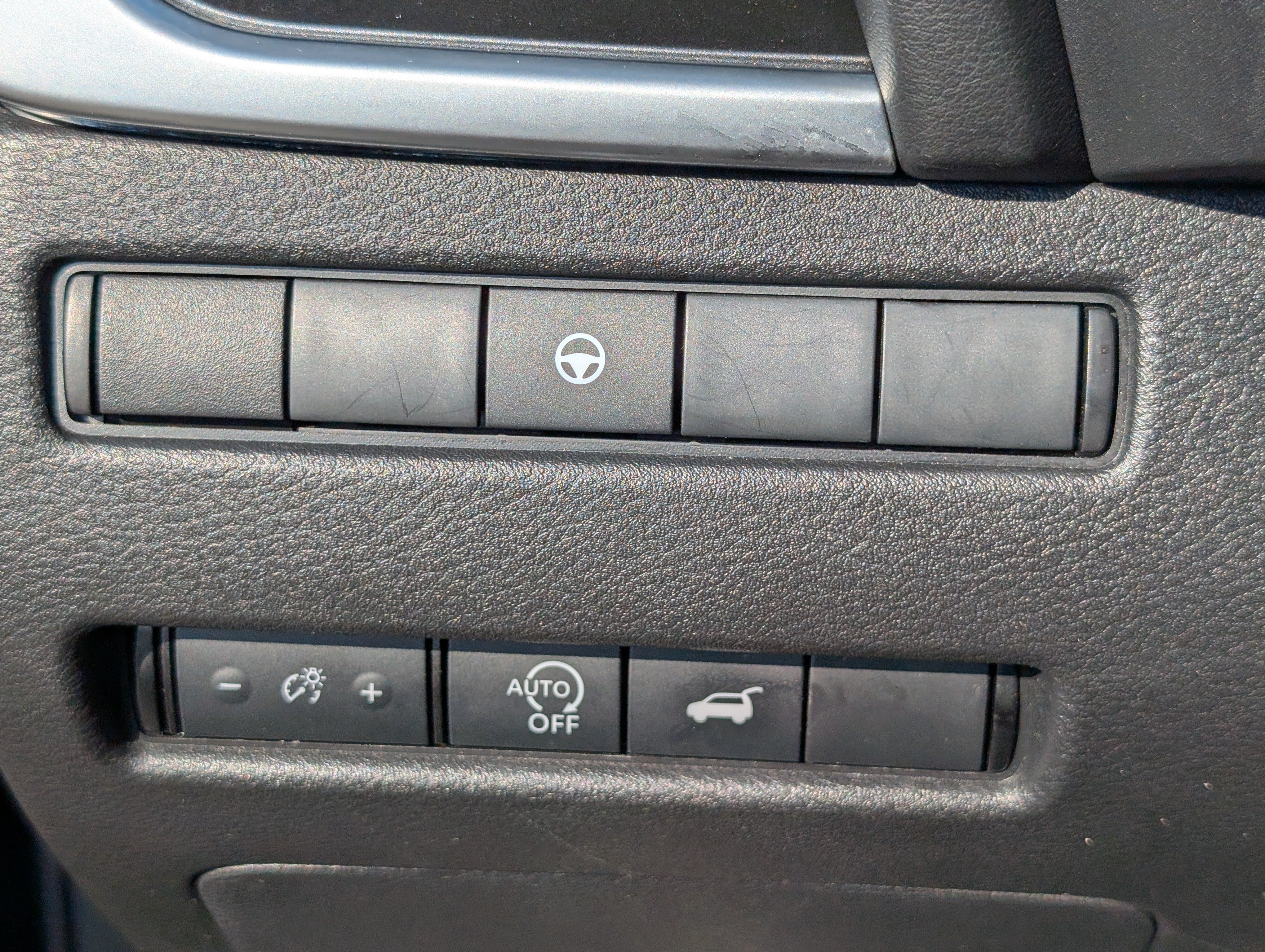 Used 2024 Nissan Rogue SV AWD/4WD image 21