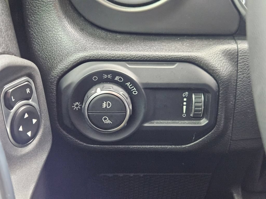 Used 2023 Jeep Gladiator Sport AWD/4WD image 18