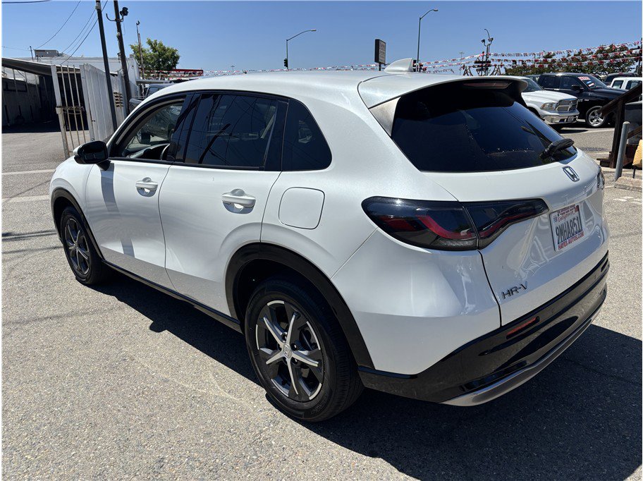 Used 2023 Honda HR-V EX-L image 10