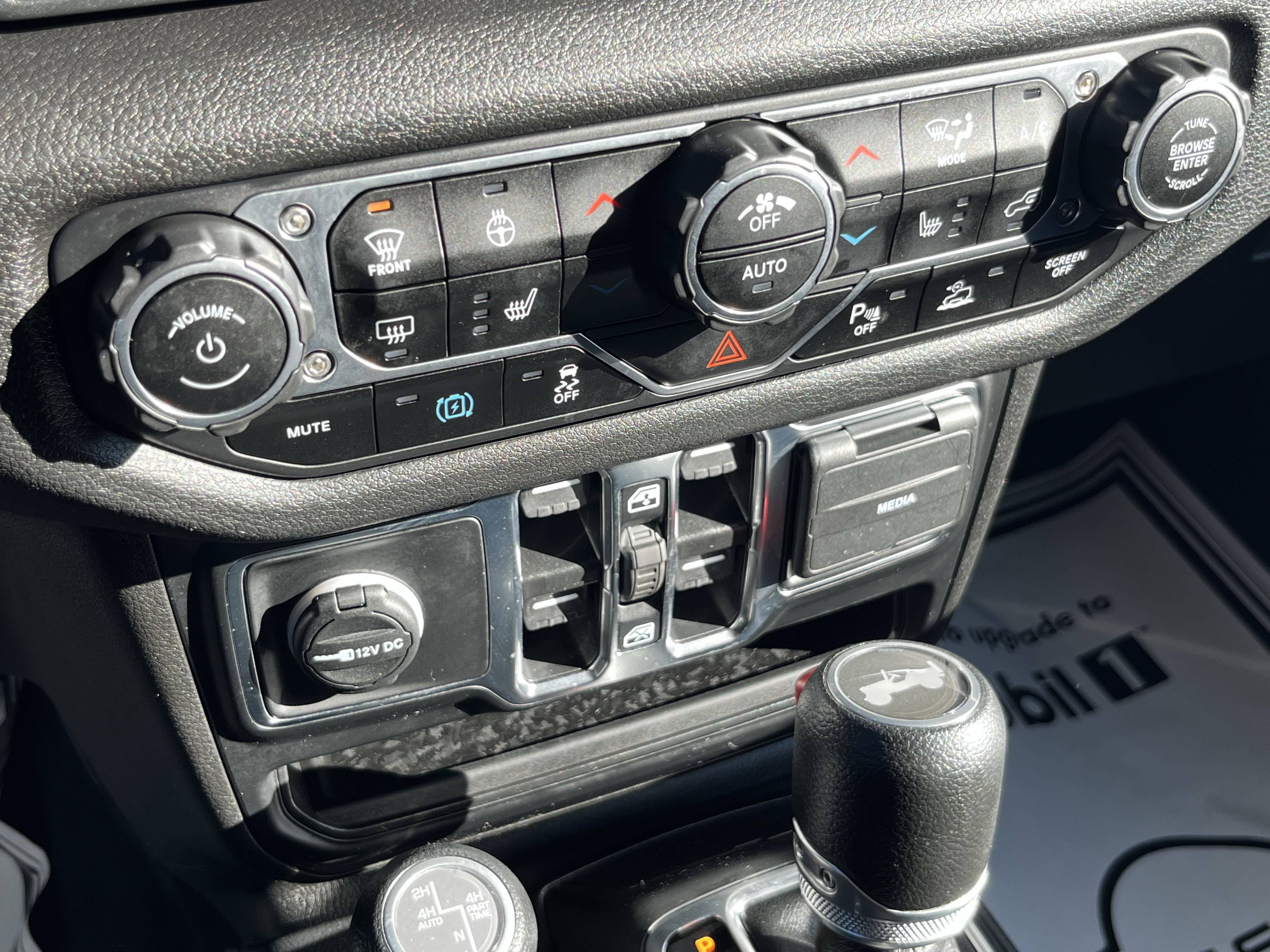 Used 2024 Jeep Wrangler Unlimited w/ Convenience Group image 26