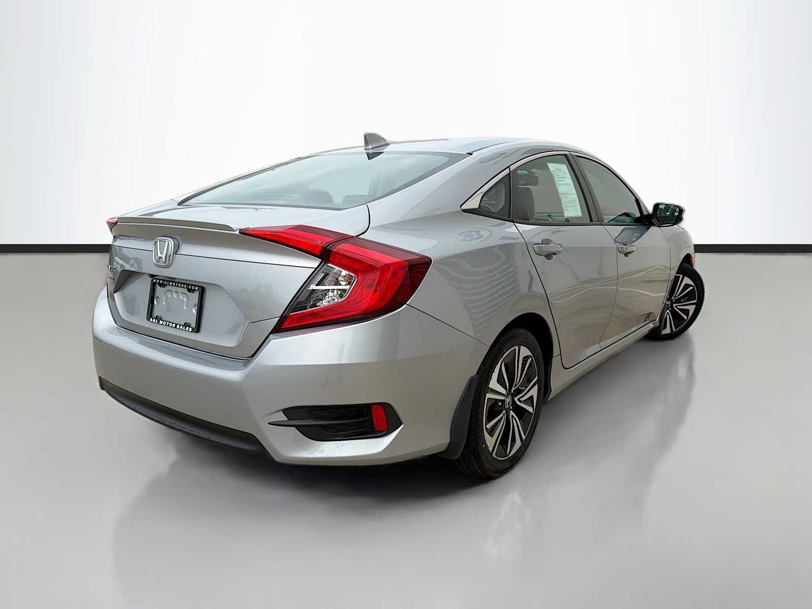 Used 2017 Honda Civic EX-L image 3