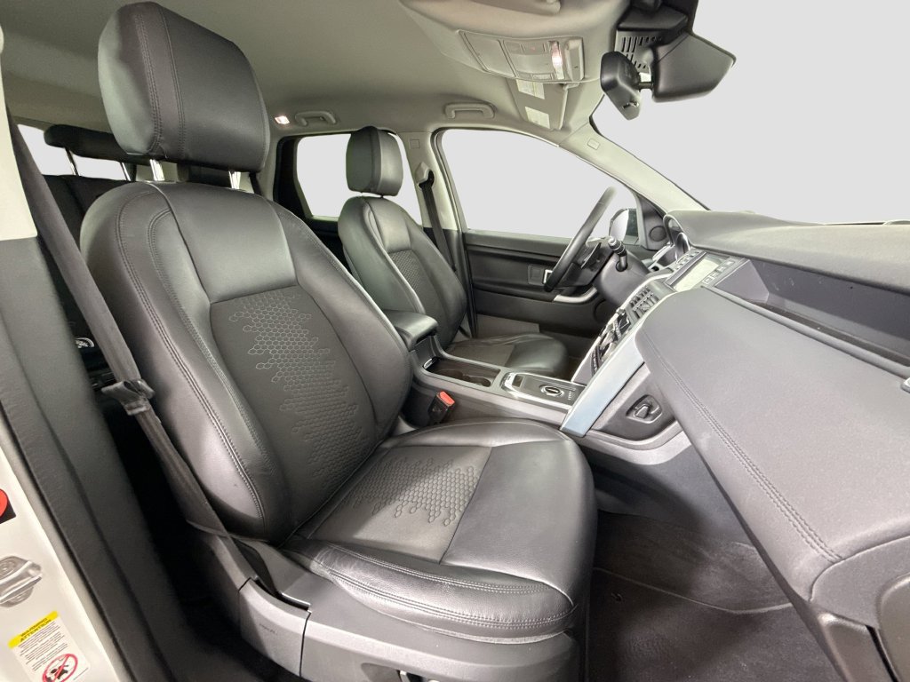 Used 2019 Land Rover Discovery Sport SE AWD/4WD image 17
