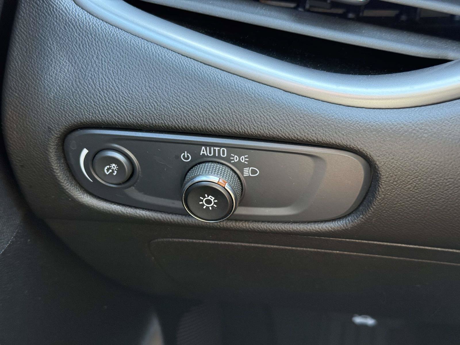 Certified 2025 Chevrolet Malibu LT FWD image 21
