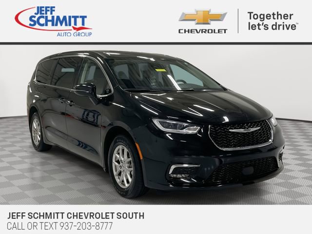 Used 2024 Chrysler Pacifica Touring-L